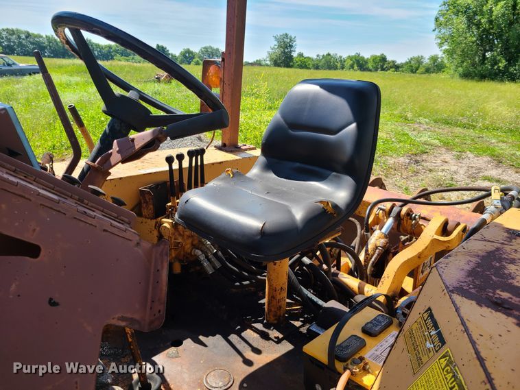 image for item GT9051 1984 Case 480LL  landscape tractor