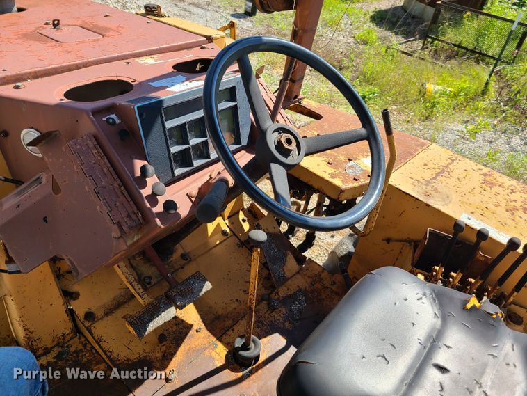 image for item GT9051 1984 Case 480LL  landscape tractor