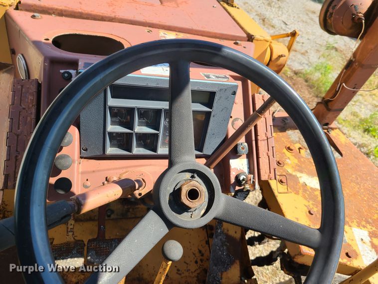 image for item GT9051 1984 Case 480LL  landscape tractor