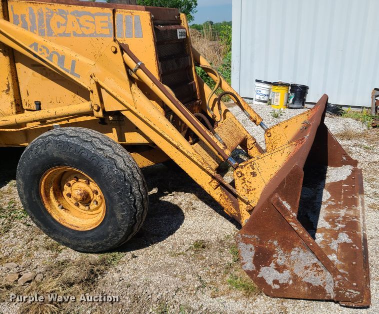 image for item GT9051 1984 Case 480LL  landscape tractor