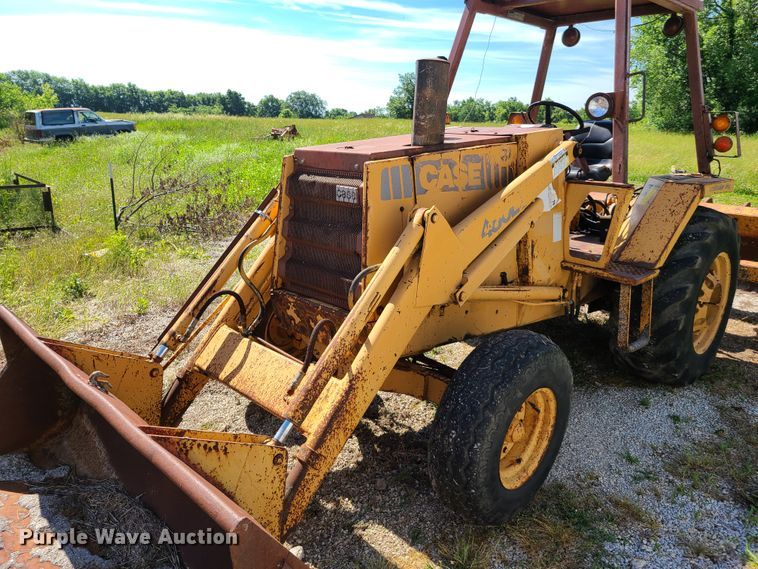 image for item GT9051 1984 Case 480LL  landscape tractor