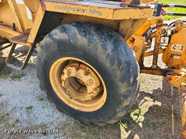 image for item GT9051 1984 Case 480LL  landscape tractor