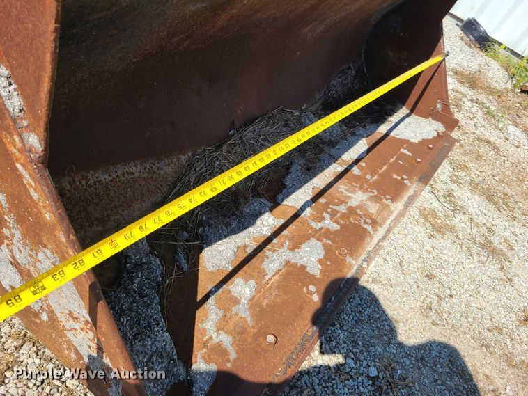 image for item GT9051 1984 Case 480LL  landscape tractor