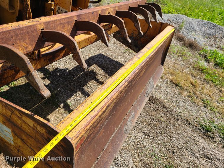 image for item GT9051 1984 Case 480LL  landscape tractor