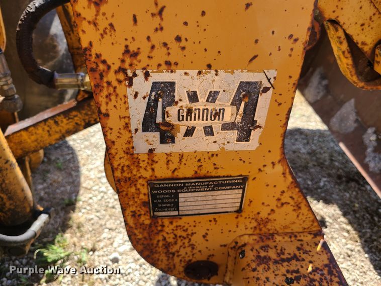 image for item GT9051 1984 Case 480LL  landscape tractor