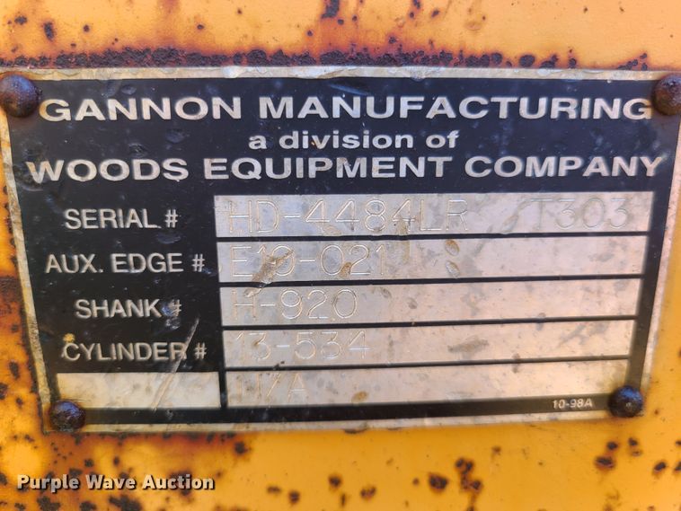 image for item GT9051 1984 Case 480LL  landscape tractor