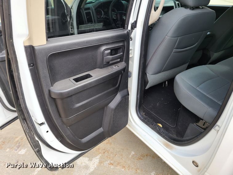 image for item GT9074 2013 Dodge Ram 1500  Quad Cab pickup truck