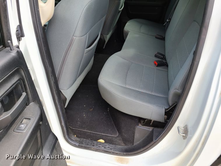 image for item GT9074 2013 Dodge Ram 1500  Quad Cab pickup truck