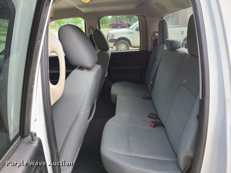 image for item GT9074 2013 Dodge Ram 1500  Quad Cab pickup truck