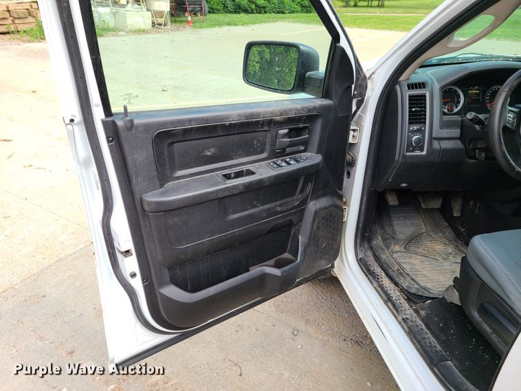 image for item GT9074 2013 Dodge Ram 1500  Quad Cab pickup truck