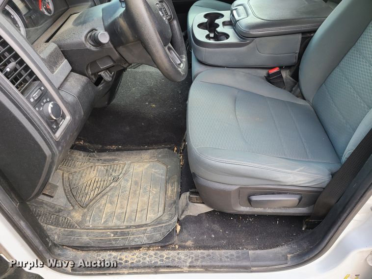 image for item GT9074 2013 Dodge Ram 1500  Quad Cab pickup truck