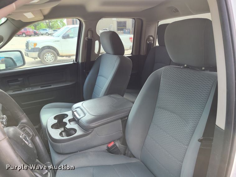 image for item GT9074 2013 Dodge Ram 1500  Quad Cab pickup truck