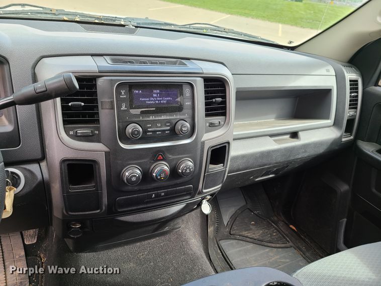 image for item GT9074 2013 Dodge Ram 1500  Quad Cab pickup truck