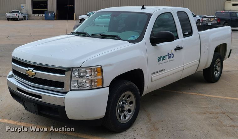 image for item GT9076 2011 Chevrolet Silverado 1500  Ext. Cab pickup truck