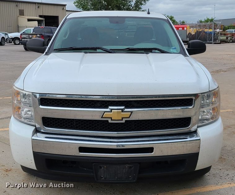 image for item GT9076 2011 Chevrolet Silverado 1500  Ext. Cab pickup truck