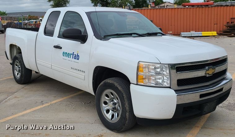 image for item GT9076 2011 Chevrolet Silverado 1500  Ext. Cab pickup truck
