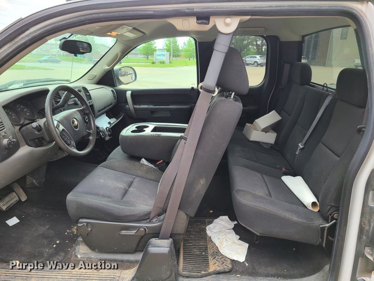image for item GT9076 2011 Chevrolet Silverado 1500  Ext. Cab pickup truck