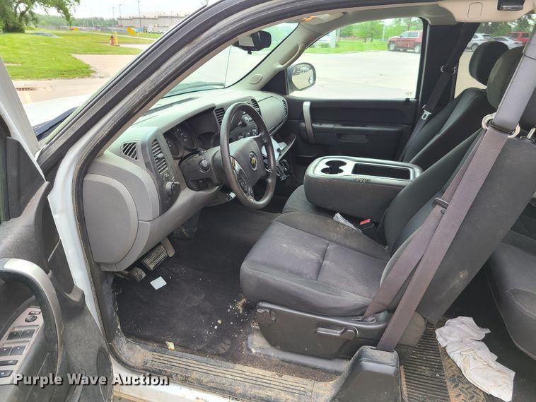 image for item GT9076 2011 Chevrolet Silverado 1500  Ext. Cab pickup truck