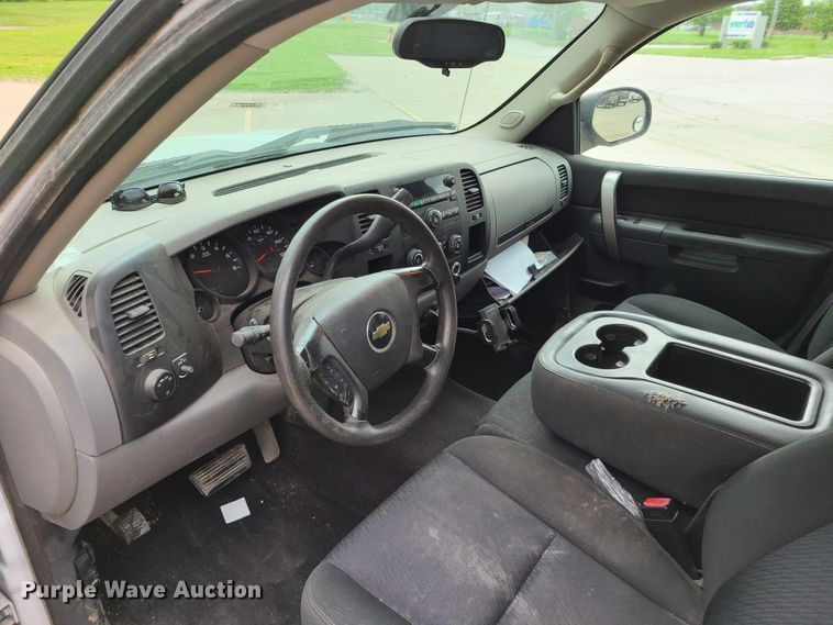 image for item GT9076 2011 Chevrolet Silverado 1500  Ext. Cab pickup truck