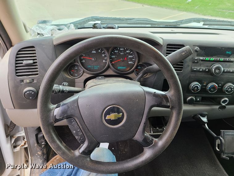 image for item GT9076 2011 Chevrolet Silverado 1500  Ext. Cab pickup truck