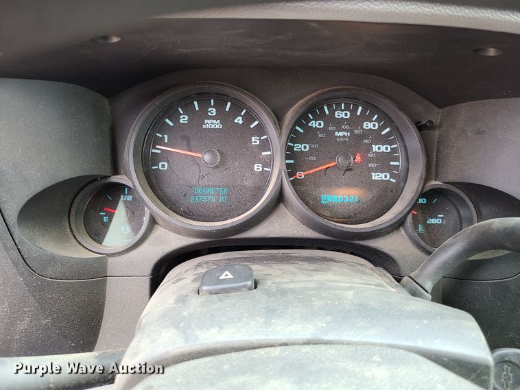 image for item GT9076 2011 Chevrolet Silverado 1500  Ext. Cab pickup truck