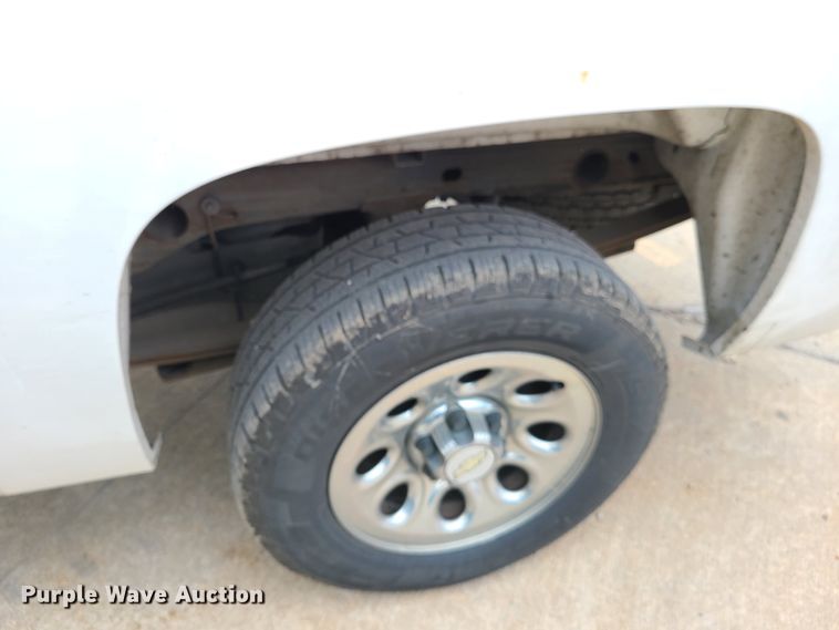 image for item GT9076 2011 Chevrolet Silverado 1500  Ext. Cab pickup truck