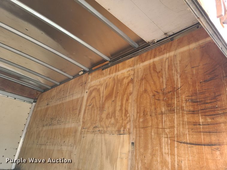 image for item GT9151 2004 GMC Savana G3500  box truck