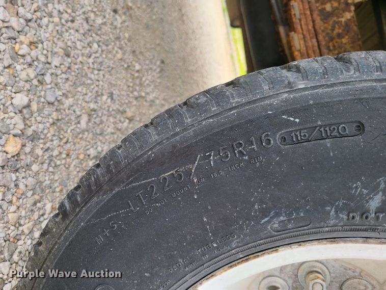 image for item GT9151 2004 GMC Savana G3500  box truck