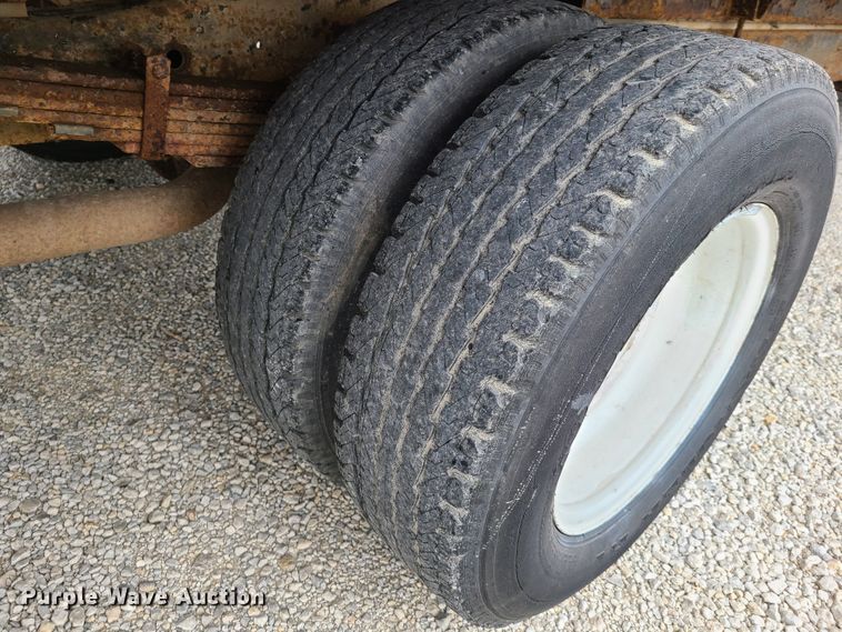 image for item GT9151 2004 GMC Savana G3500  box truck