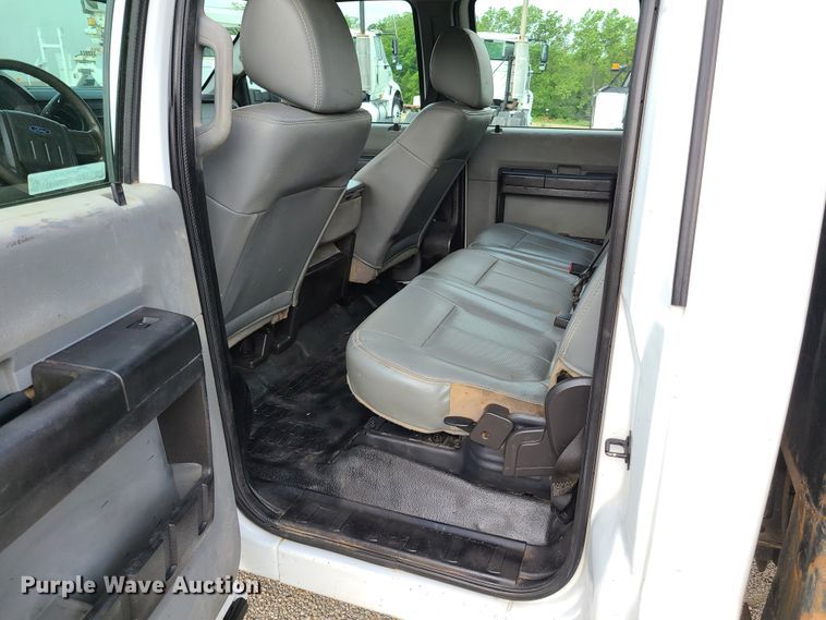 image for item GT9152 2012 Ford F550 Super Duty  flatbed truck