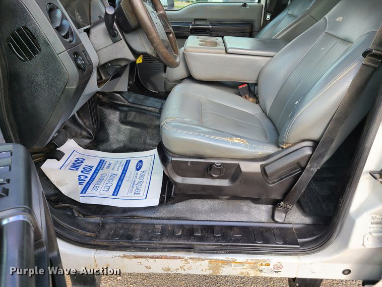 image for item GT9152 2012 Ford F550 Super Duty  flatbed truck