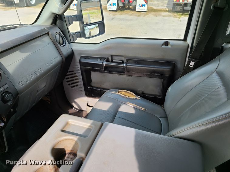 image for item GT9152 2012 Ford F550 Super Duty  flatbed truck