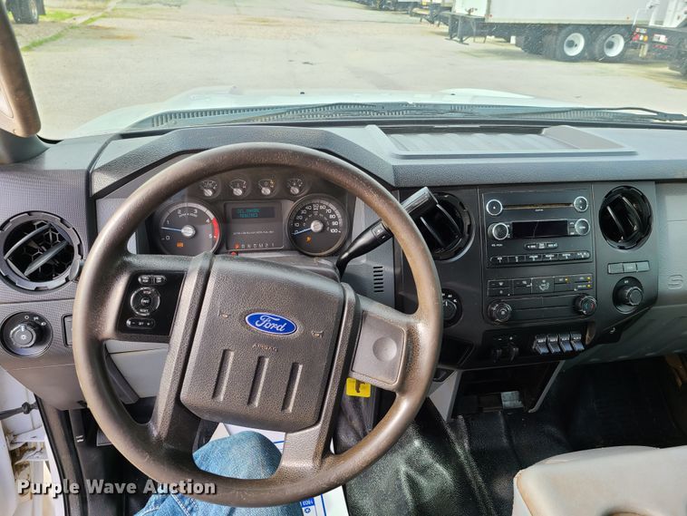 image for item GT9152 2012 Ford F550 Super Duty  flatbed truck