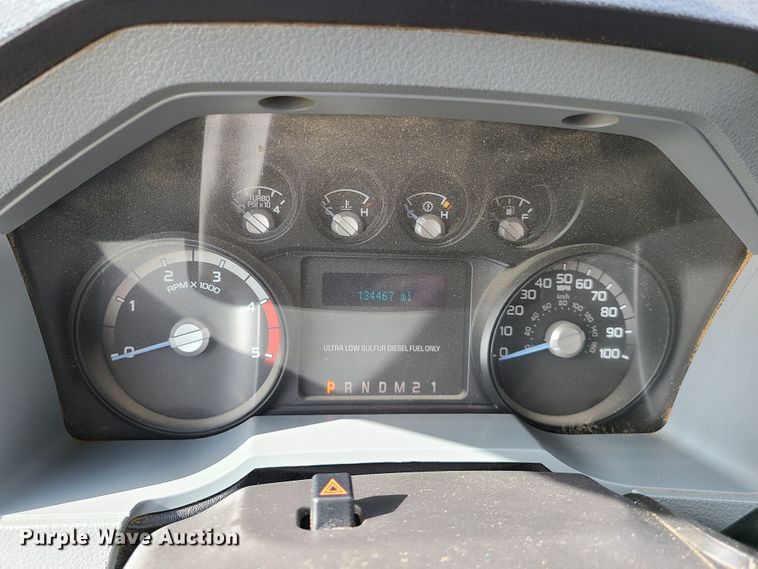 image for item GT9152 2012 Ford F550 Super Duty  flatbed truck