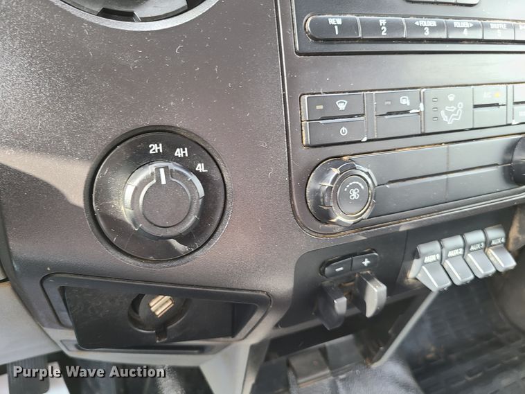 image for item GT9152 2012 Ford F550 Super Duty  flatbed truck