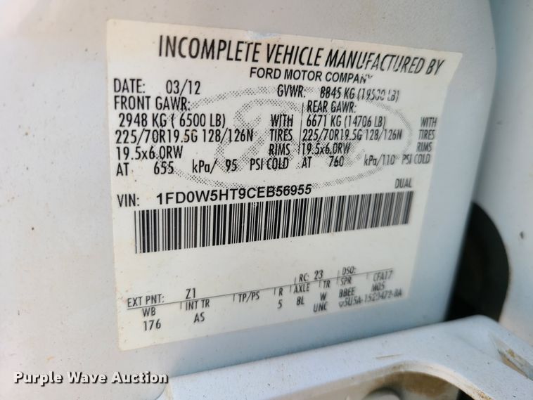 image for item GT9152 2012 Ford F550 Super Duty  flatbed truck