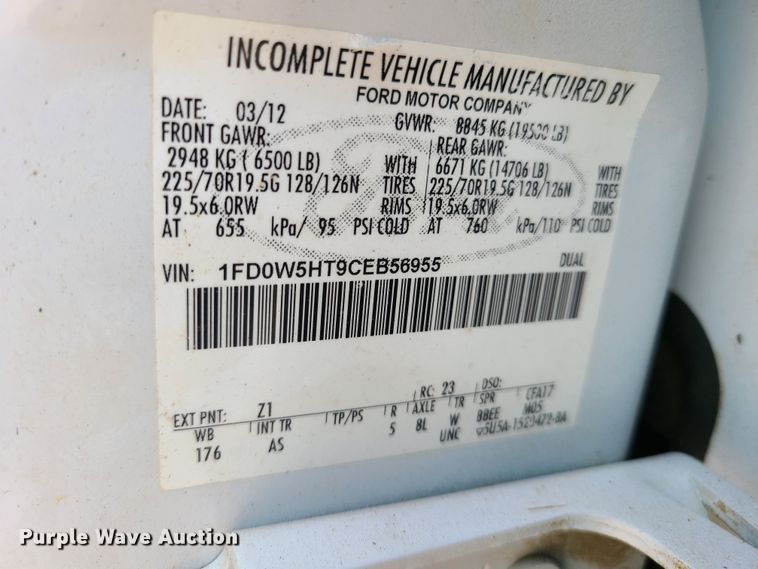 image for item GT9152 2012 Ford F550 Super Duty  flatbed truck