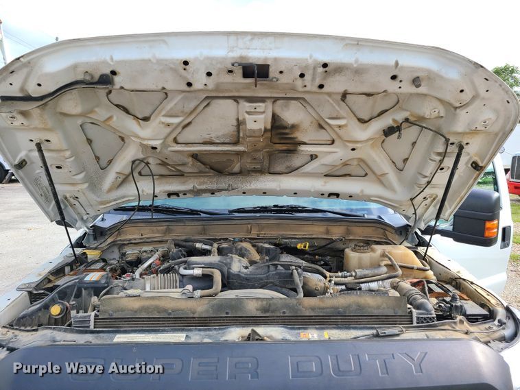 image for item GT9152 2012 Ford F550 Super Duty  flatbed truck