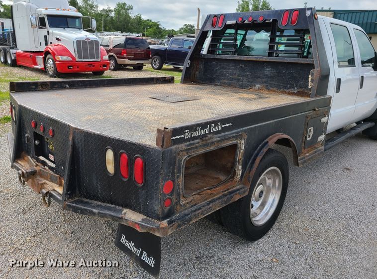 image for item GT9152 2012 Ford F550 Super Duty  flatbed truck