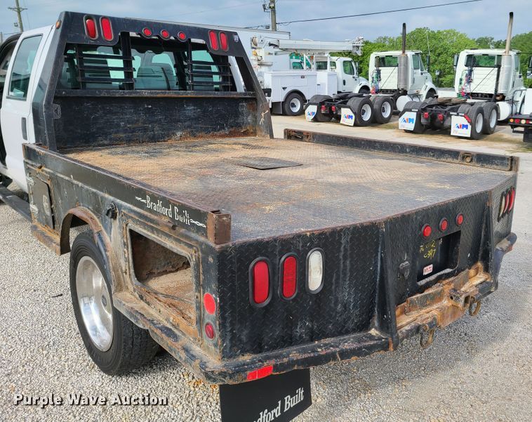 image for item GT9152 2012 Ford F550 Super Duty  flatbed truck