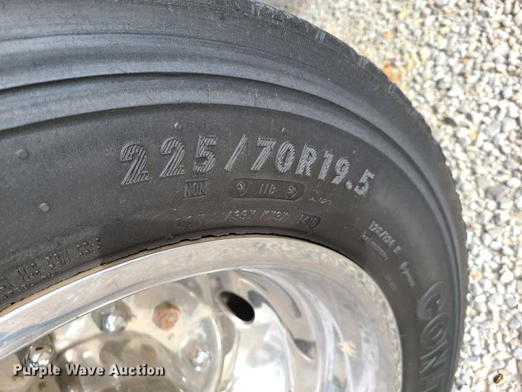 image for item GT9152 2012 Ford F550 Super Duty  flatbed truck