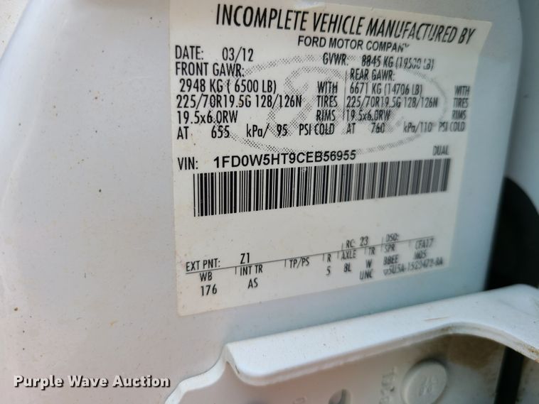 image for item GT9152 2012 Ford F550 Super Duty  flatbed truck