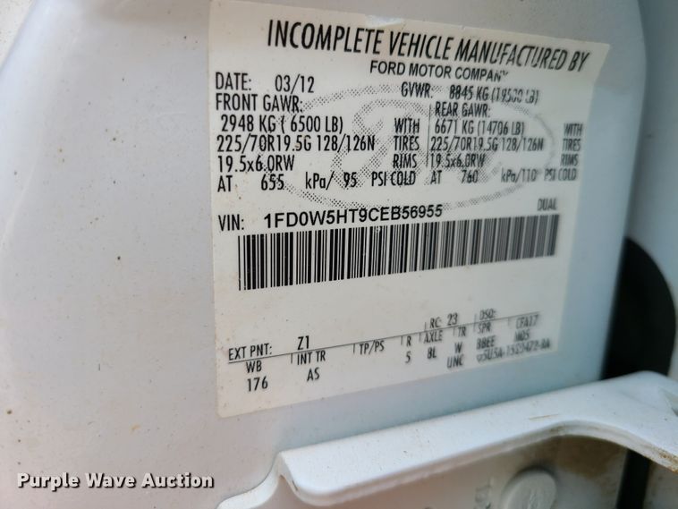 image for item GT9152 2012 Ford F550 Super Duty  flatbed truck