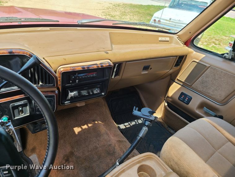 image for item GT9177 1991 Ford Bronco  SUV