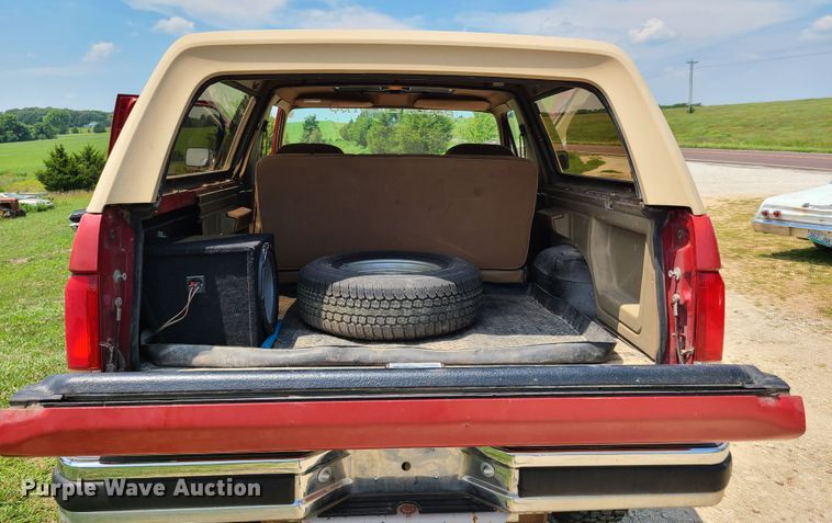 image for item GT9177 1991 Ford Bronco  SUV