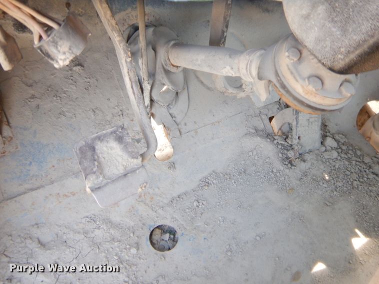 image for item GT9237 Ford  flatbed truck