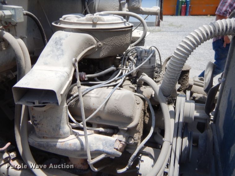 image for item GT9237 Ford  flatbed truck