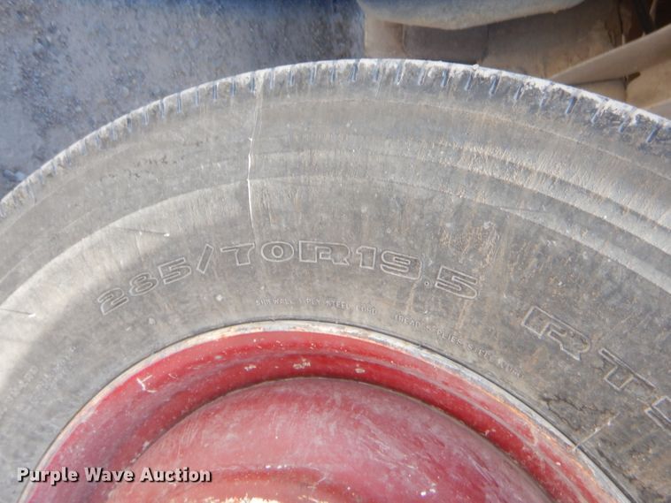 image for item GT9237 Ford  flatbed truck