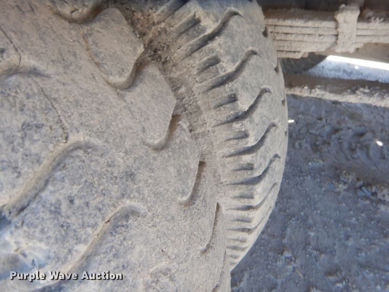 image for item GT9237 Ford  flatbed truck