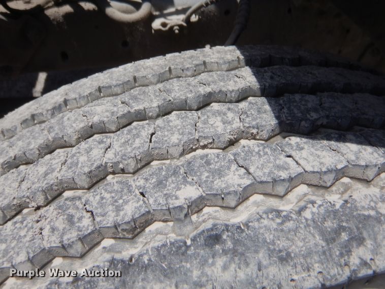 image for item GT9237 Ford  flatbed truck